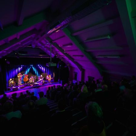 An Teach Glas Maghera  Buitenkant foto