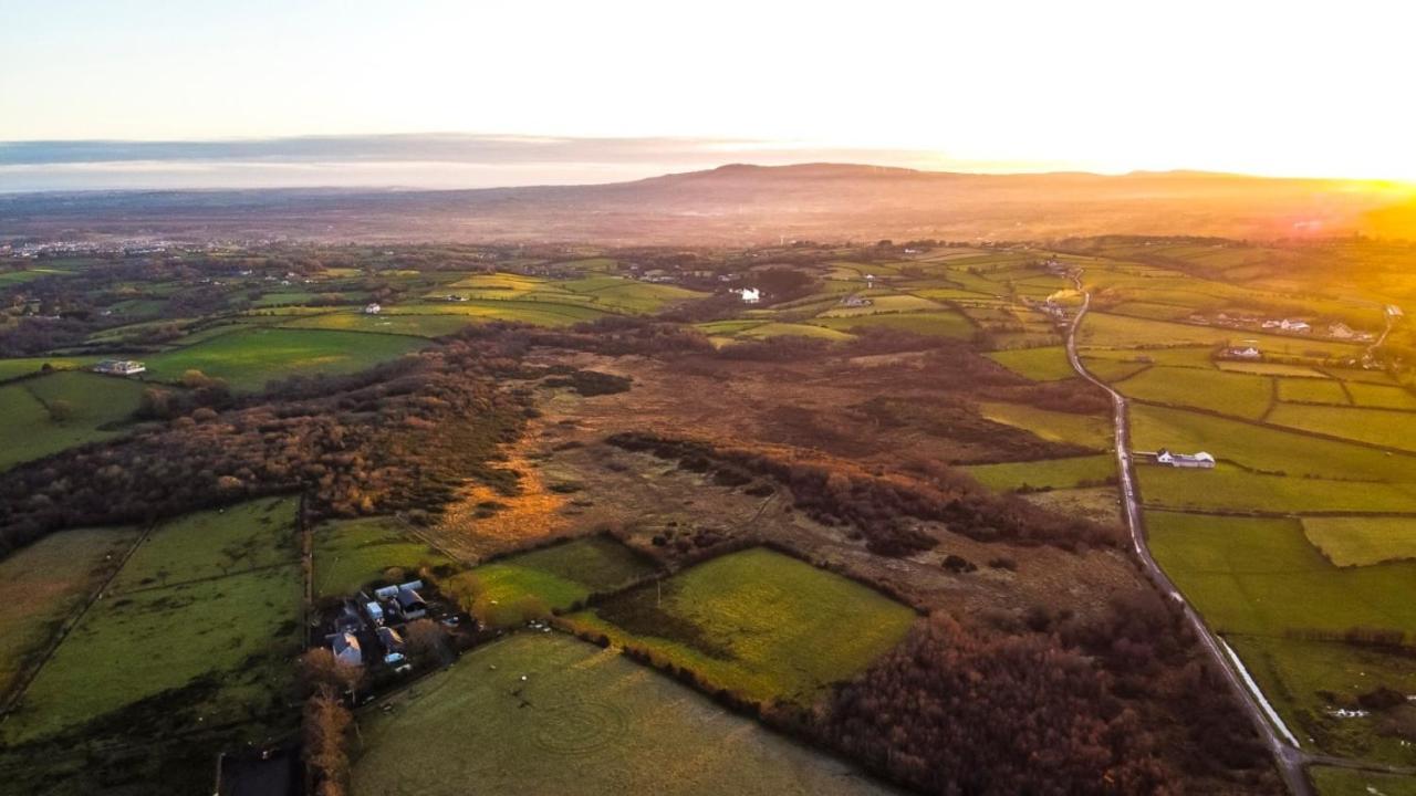 An Teach Glas Maghera  Buitenkant foto