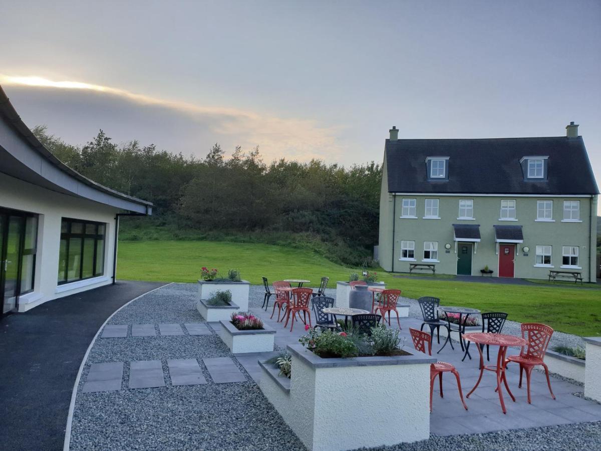 An Teach Glas Maghera  Buitenkant foto